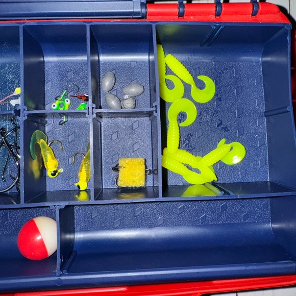 Kids fishing tackle box - Picture 5 of 11